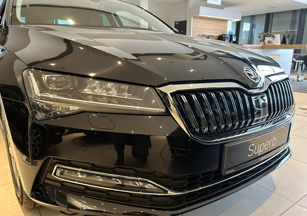Skoda Superb cena 155190 przebieg: 1, rok produkcji 2023 z Dolsk małe 704